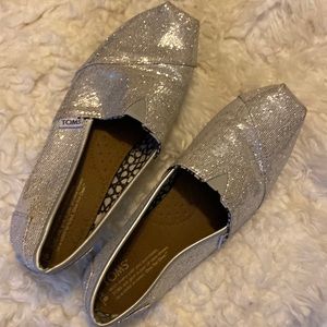 💫TOMS